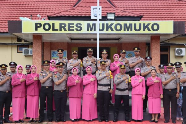 32 Personel Polres Mukomuko Naik Pangkat Setingkat Lebih Tinggi